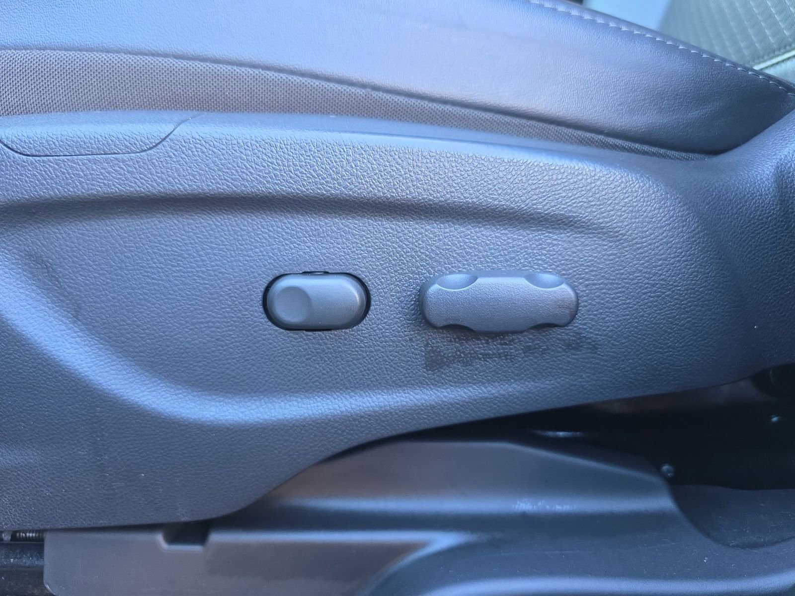 Used 2019 Buick Encore Preferred image 12