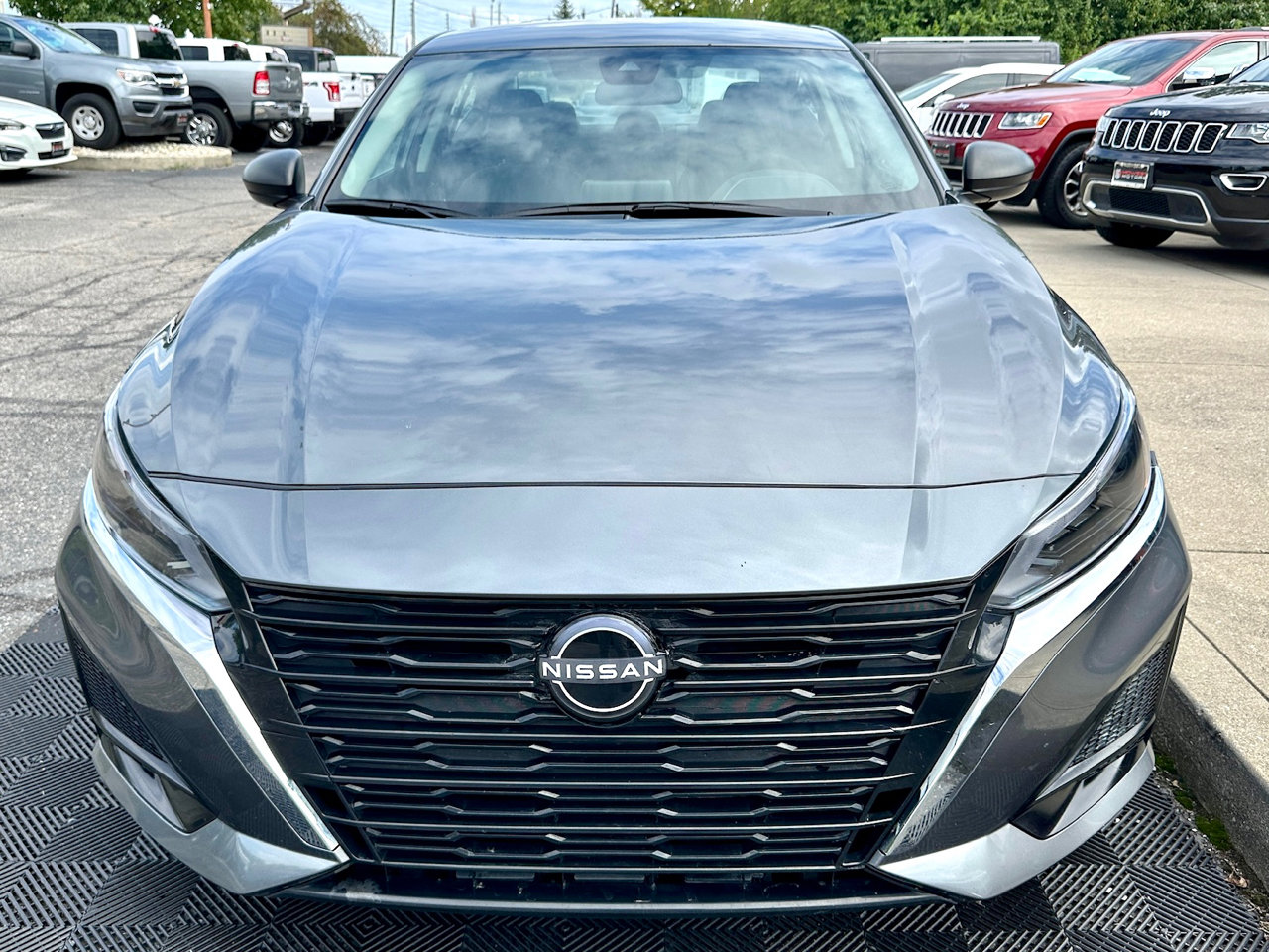Used 2025 Nissan Altima 2.5 SV image 4