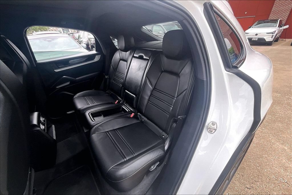 Used 2024 Porsche Cayenne S AWD/4WD image 35