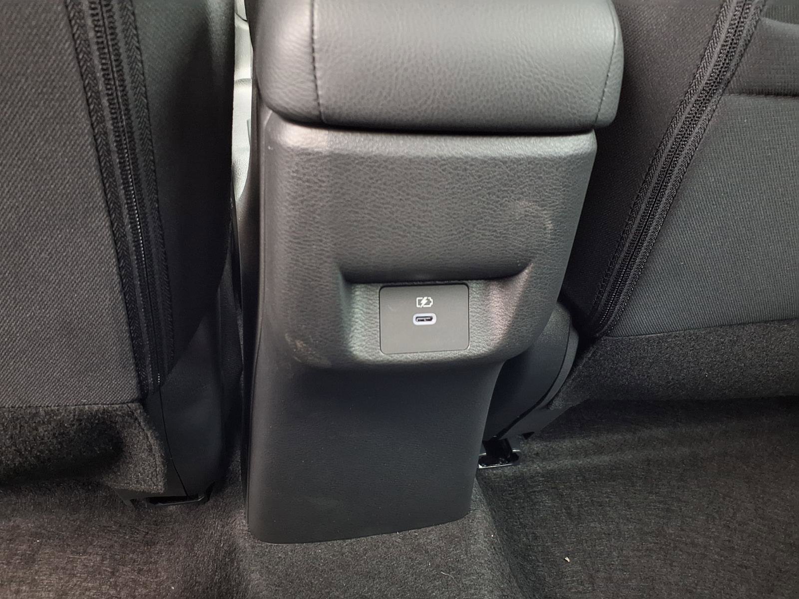 New 2025 Nissan Versa SR w/ Trunk Package image 24