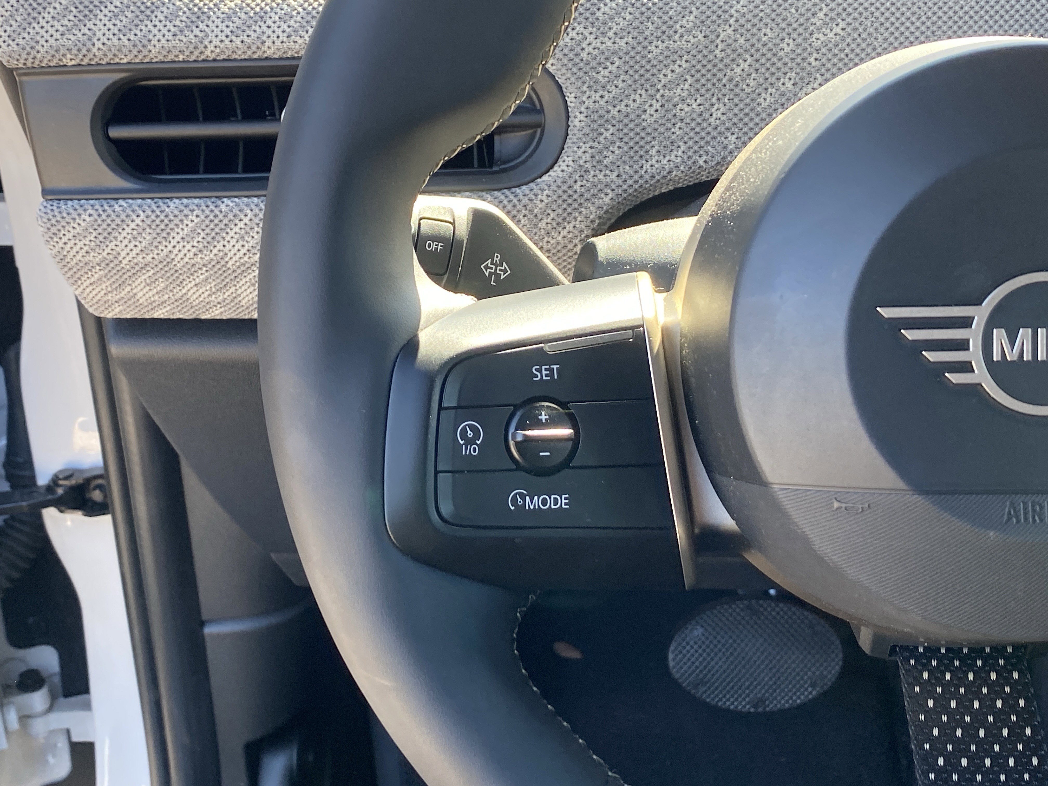 Used 2025 MINI Cooper S FWD image 27