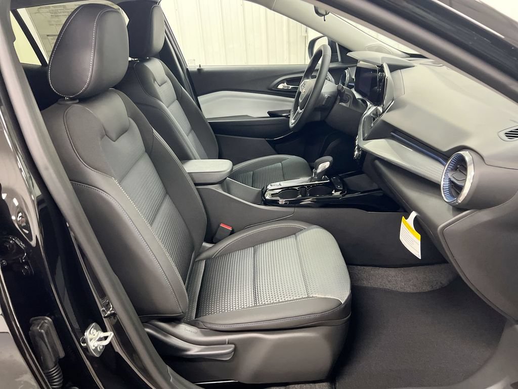 New 2026 Chevrolet Trax LT w/ LT Convenience Package FWD image 21