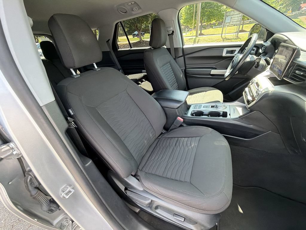 Certified 2021 Ford Explorer XLT RWD image 28