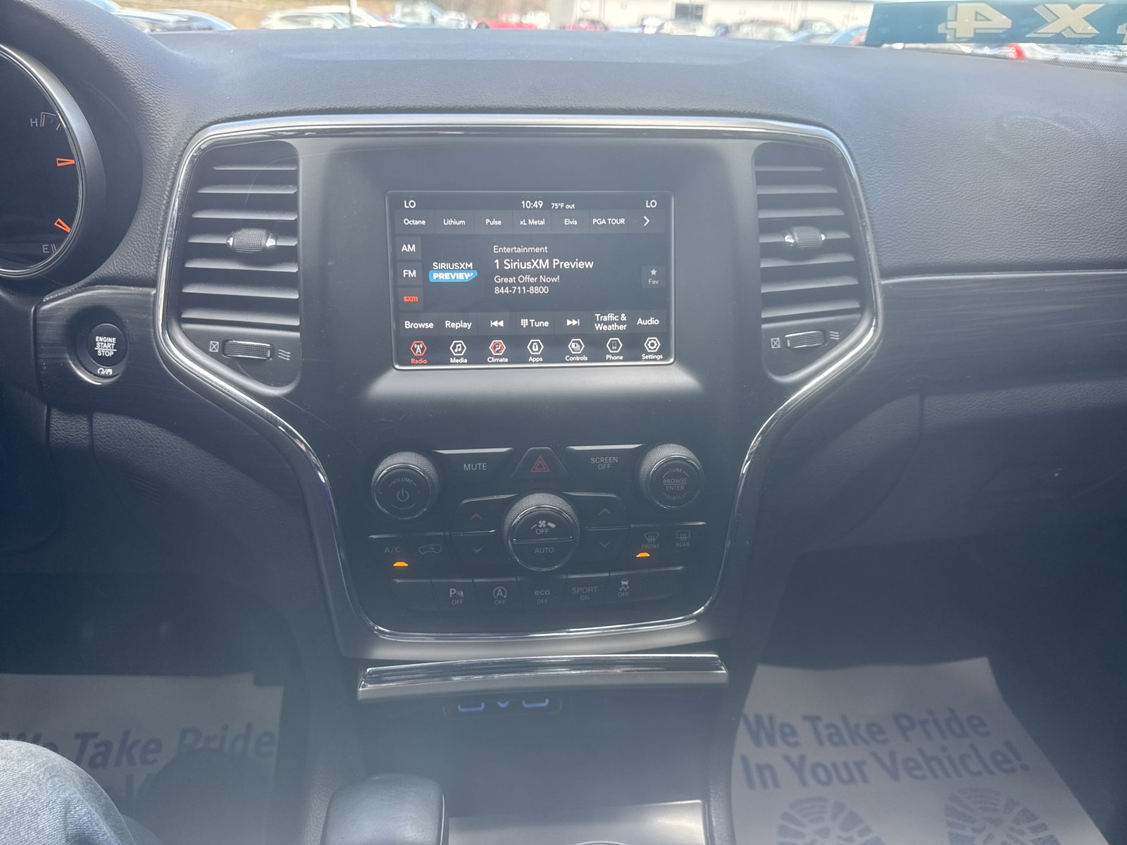 Used 2021 Jeep Grand Cherokee Laredo AWD/4WD image 11