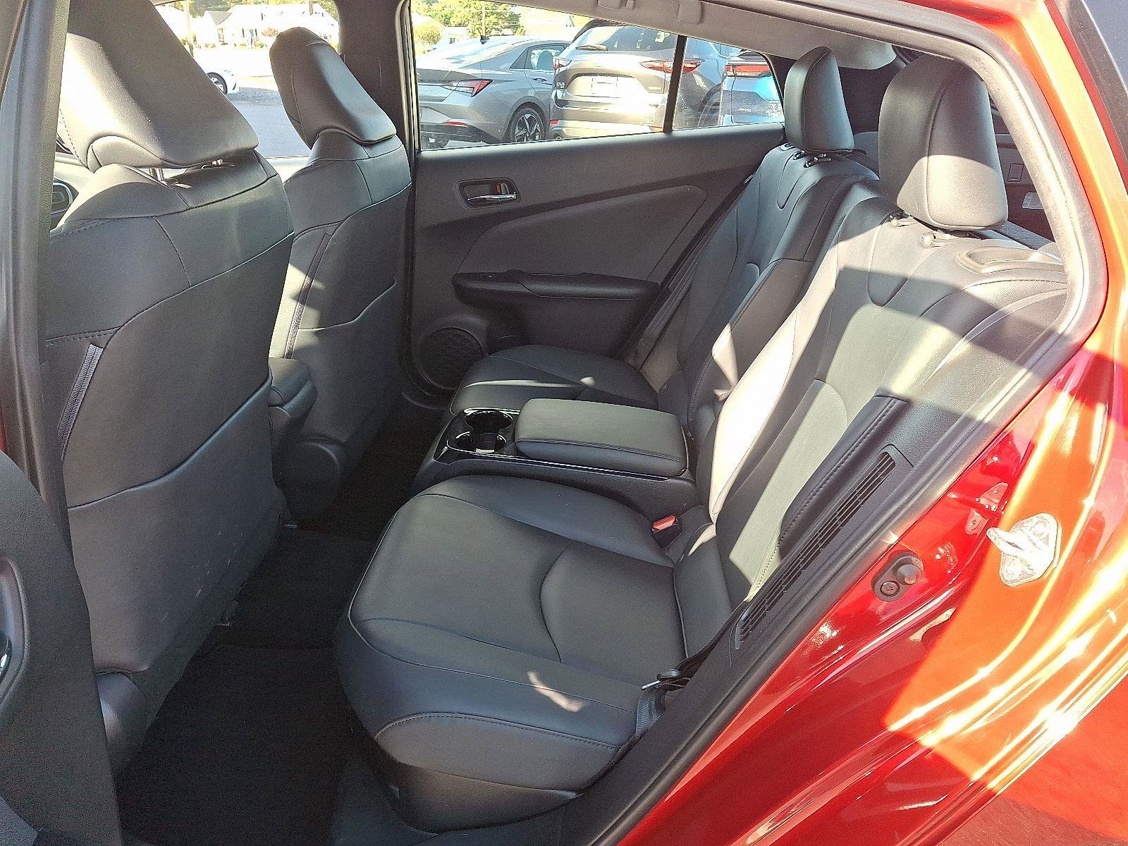 Used 2018 Toyota Prius Prime Advanced image 10