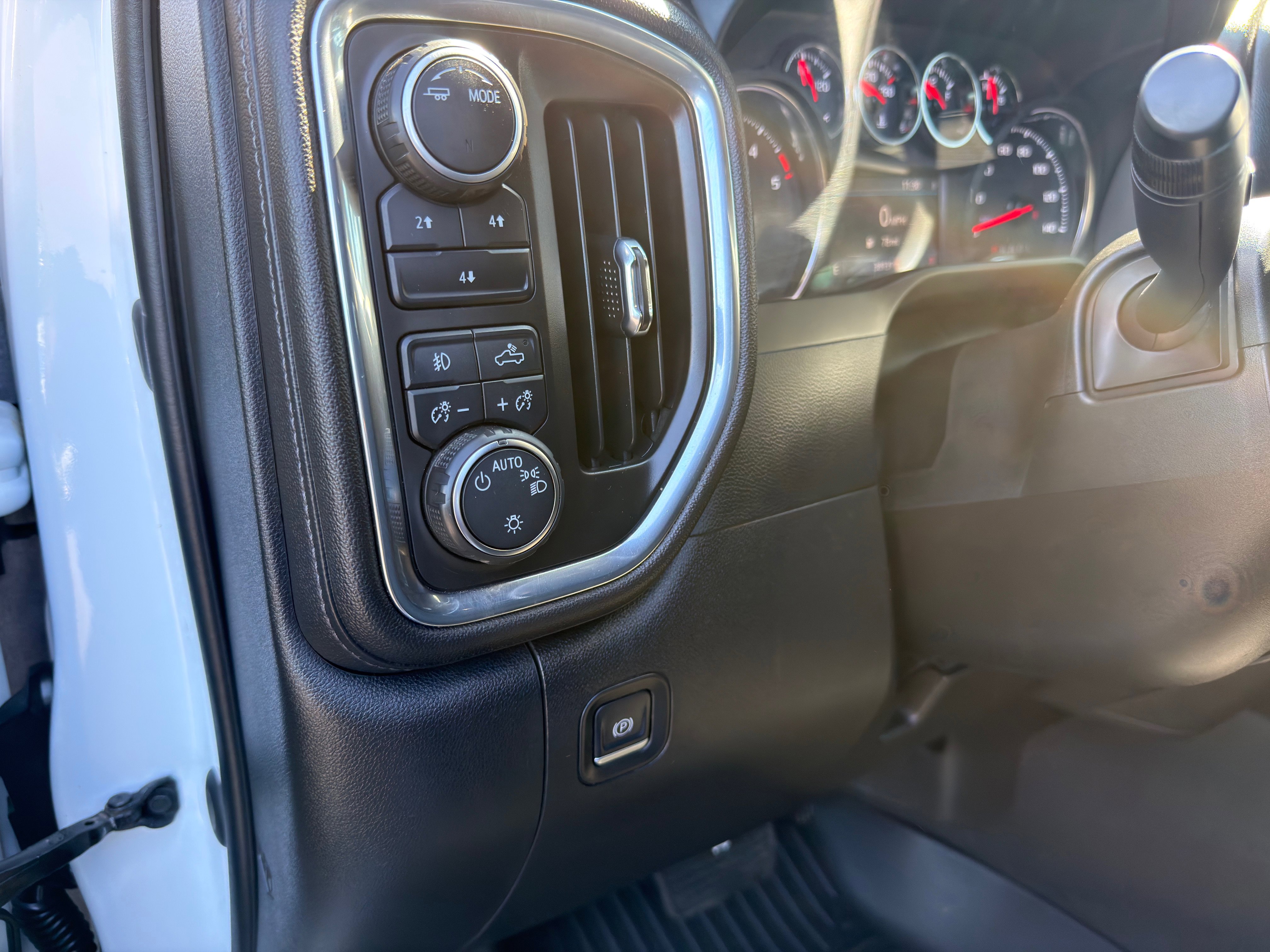 Used 2022 Chevrolet Silverado 2500 LT w/ Convenience Package image 29