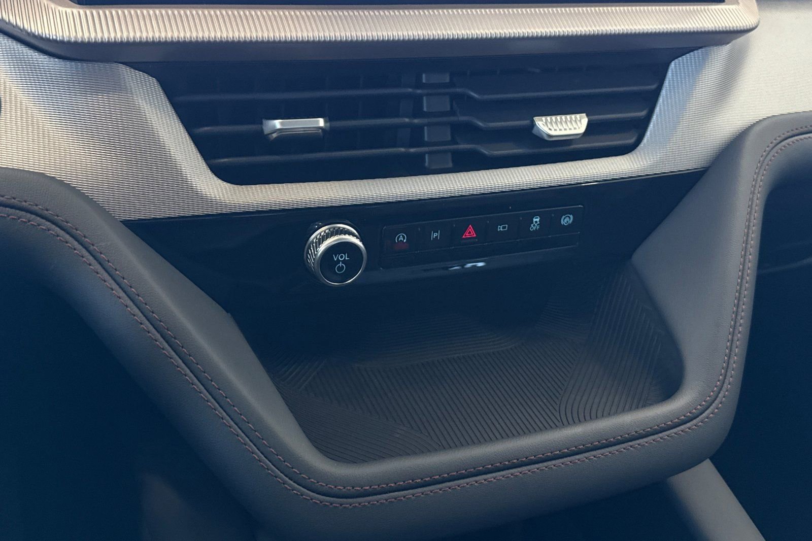 New 2026 Ford Explorer Active w/ Active Comfort Package image 21