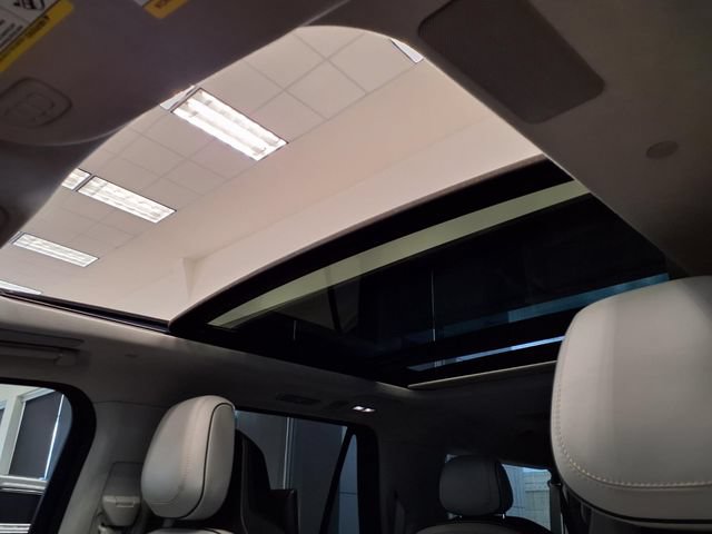 New 2025 Lincoln Navigator L Black Label w/ Black Label Special Edition AWD/4WD image 12