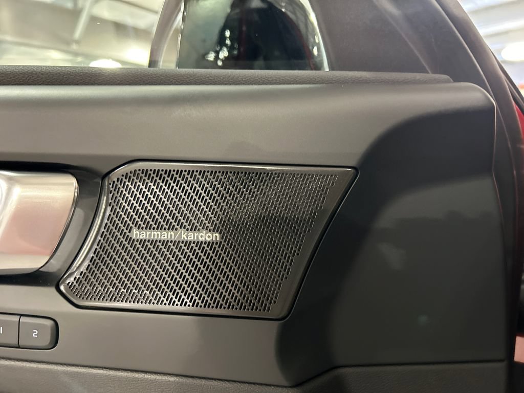 Certified 2023 Volvo C40 P8 Recharge Ultimate AWD/4WD image 21