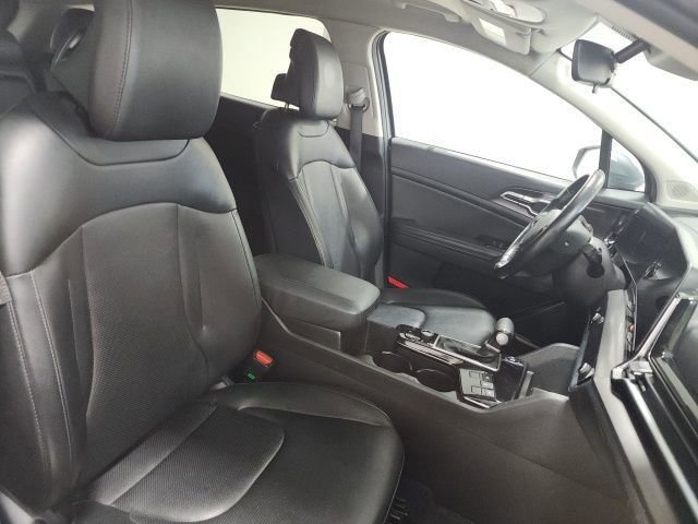 Used 2023 Kia Sportage EX image 16
