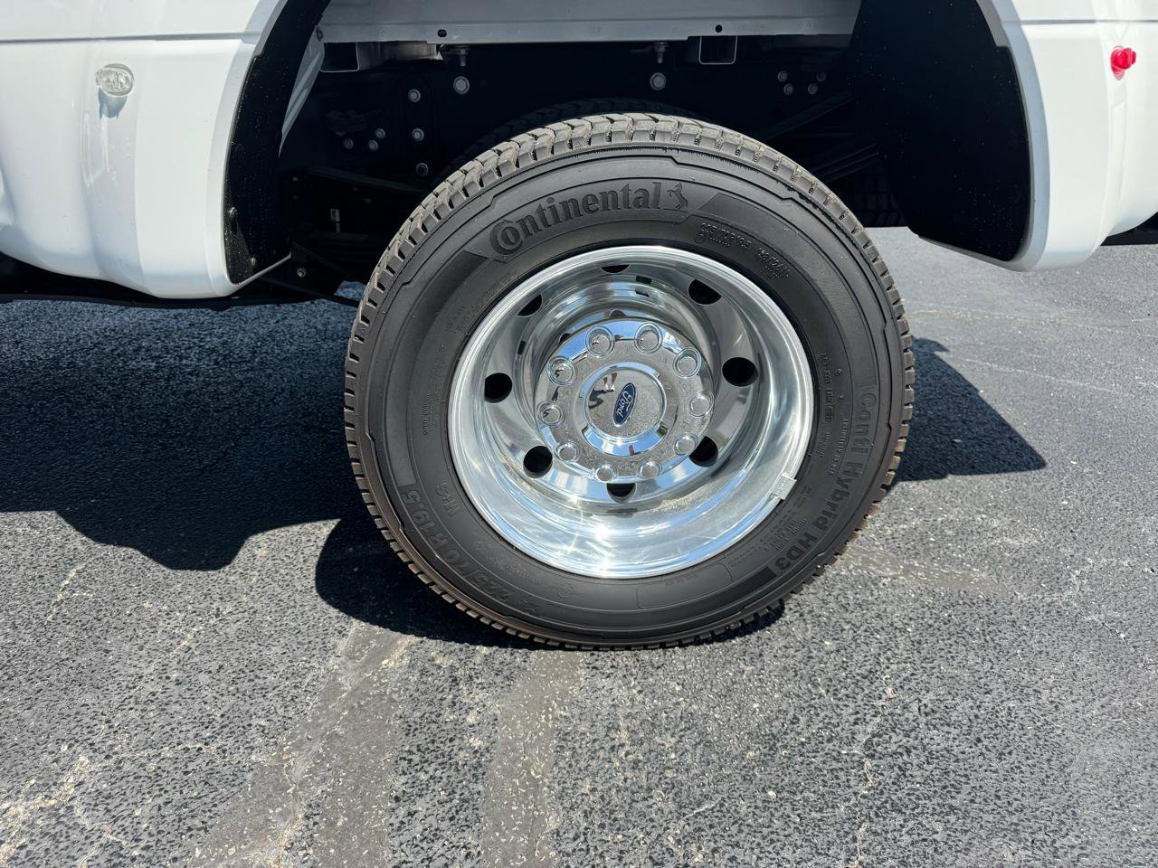 Used 2022 Ford F450 Platinum w/ FX4 Off-Road Package AWD/4WD image 12