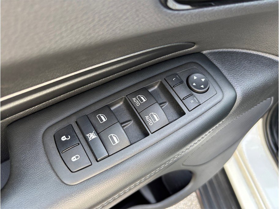 Used 2022 Dodge Durango SXT w/ Blacktop Package RWD image 21