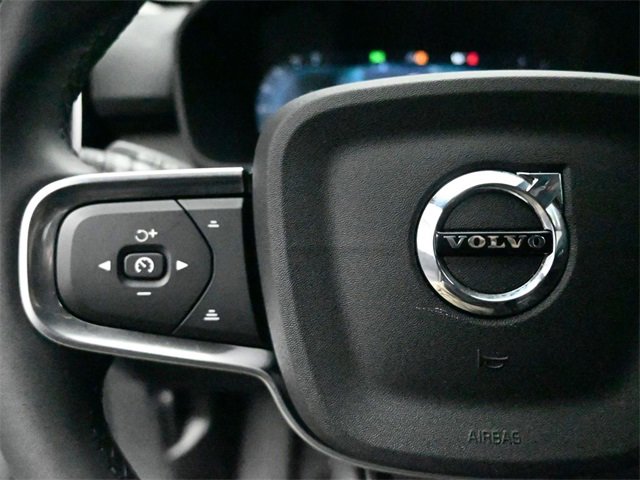 Used 2025 Volvo XC40 B5 Core image 15