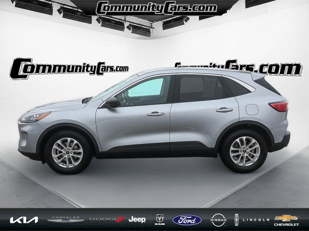 Used 2022 Ford Escape SE w/ Convenience Package image 3