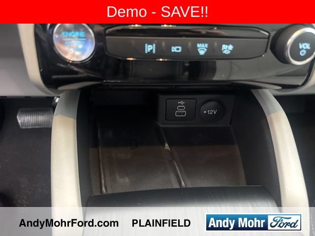 New 2025 Ford Escape SE w/ PHEV Premium Package FWD image 19