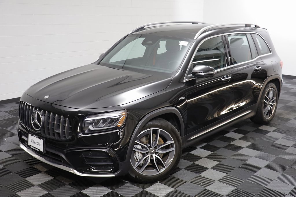 Used 2025 Mercedes-Benz GLB 35 AMG 4MATIC image 2