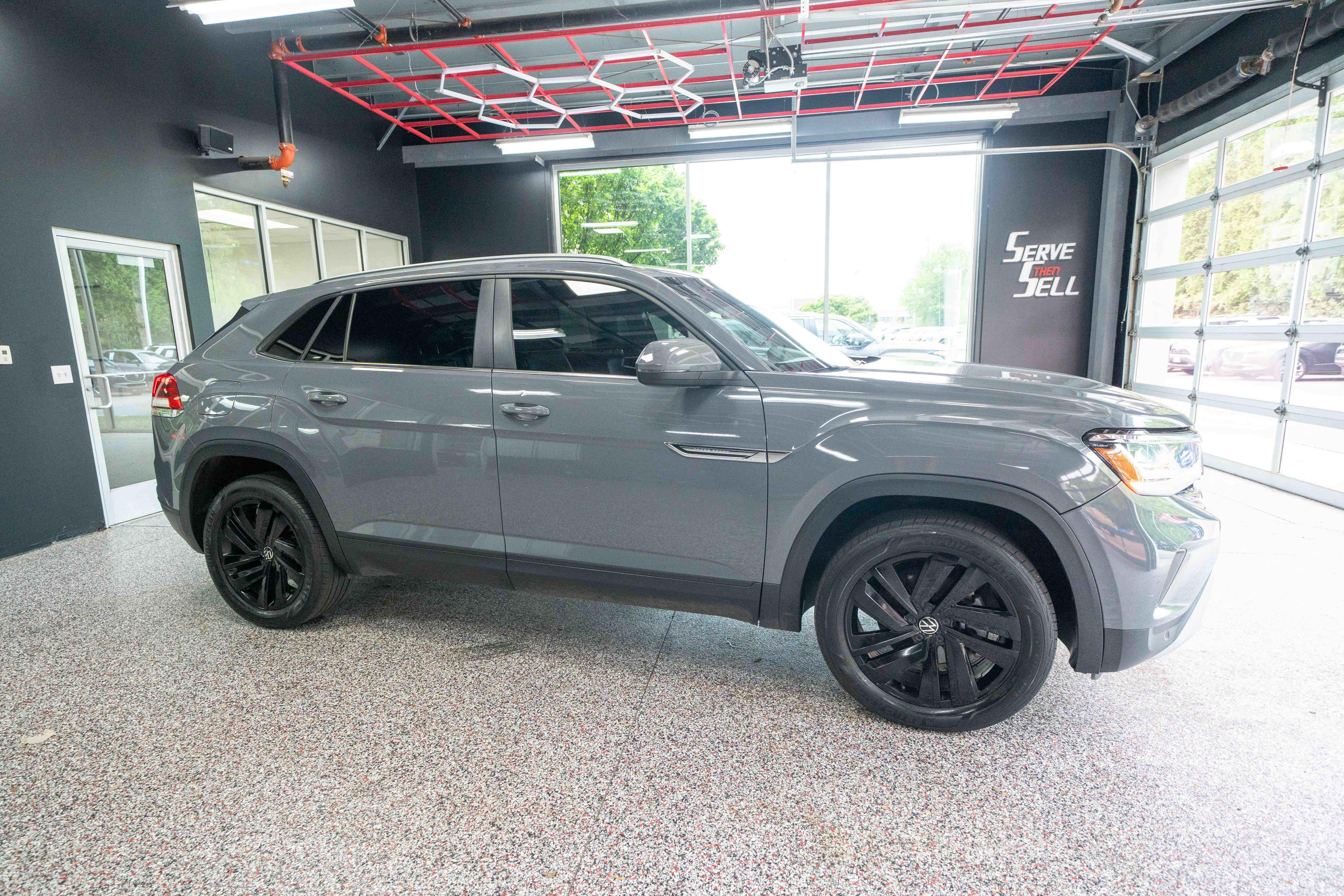 Used 2022 Volkswagen Atlas Cross Sport SE w/ Panoramic Sunroof Package AWD/4WD image 5