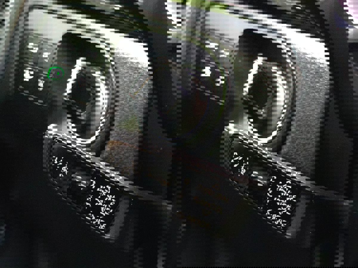 Used 2023 Porsche Cayenne Platinum Edition image 29