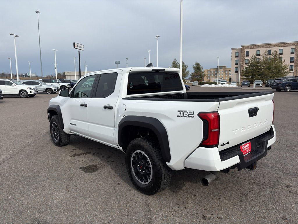 Used 2025 Toyota Tacoma TRD Off-Road image 3