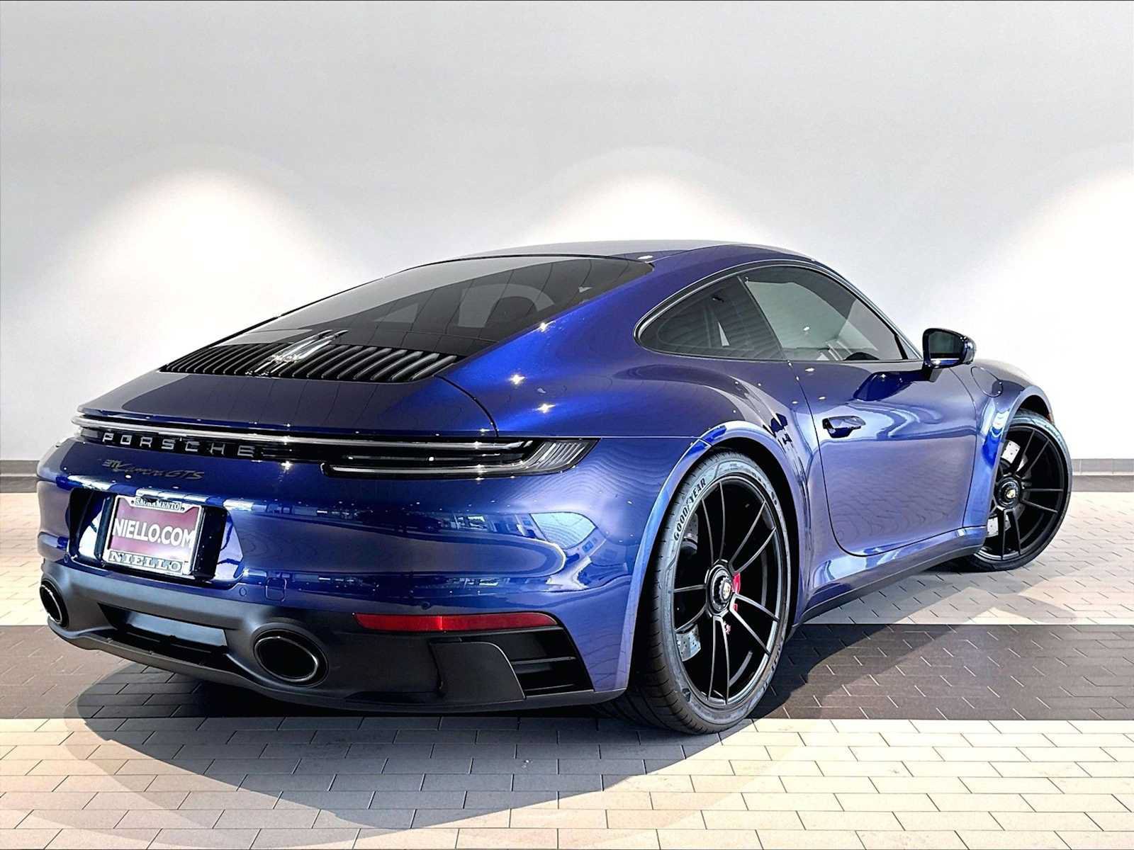 Used 2022 Porsche 911 Carrera GTS w/ Premium Package RWD image 11