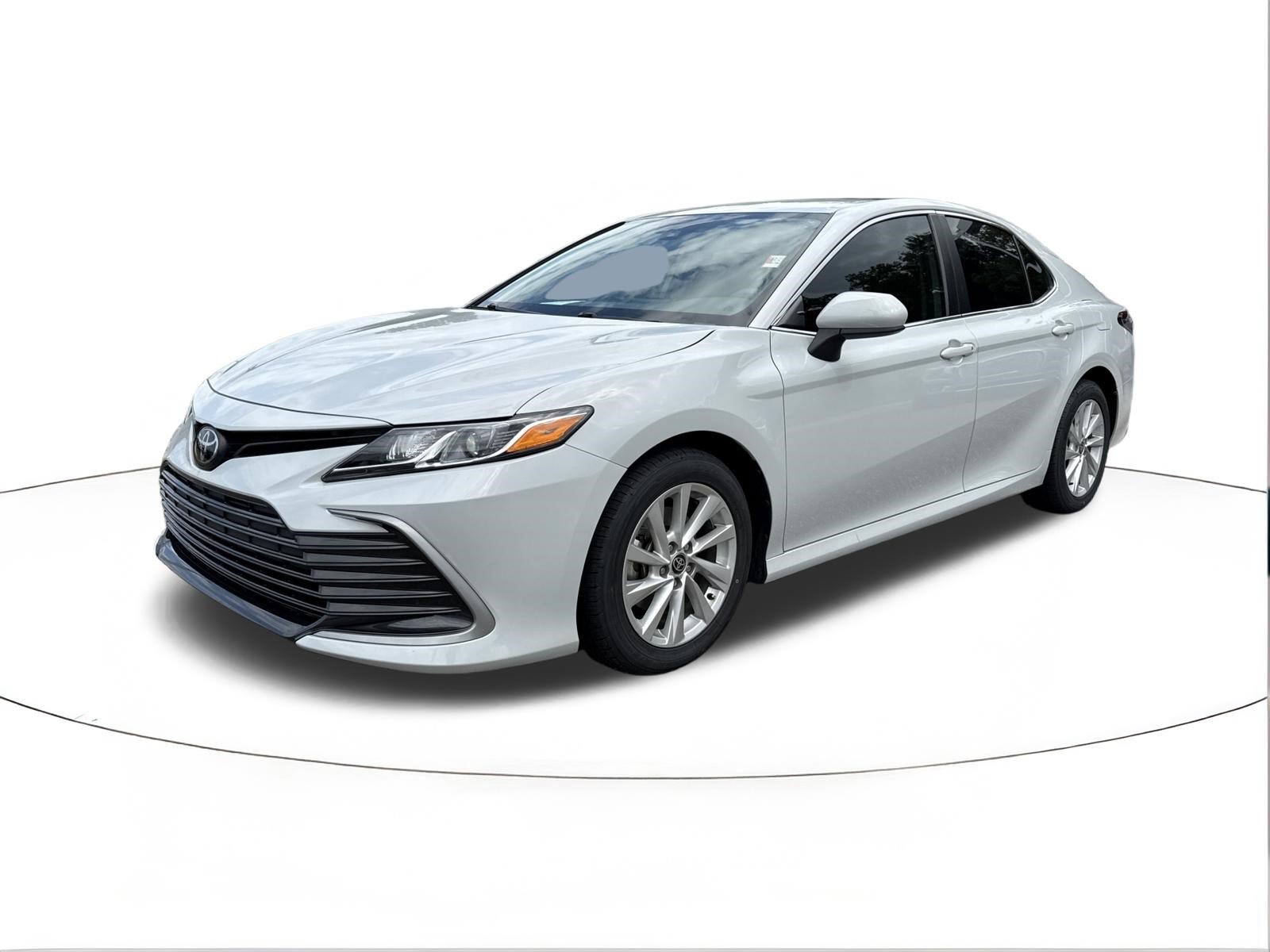 Used 2024 Toyota Camry LE FWD image 7