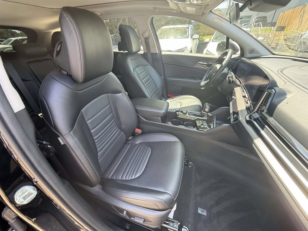 Certified 2023 Kia Sportage SX AWD/4WD image 9