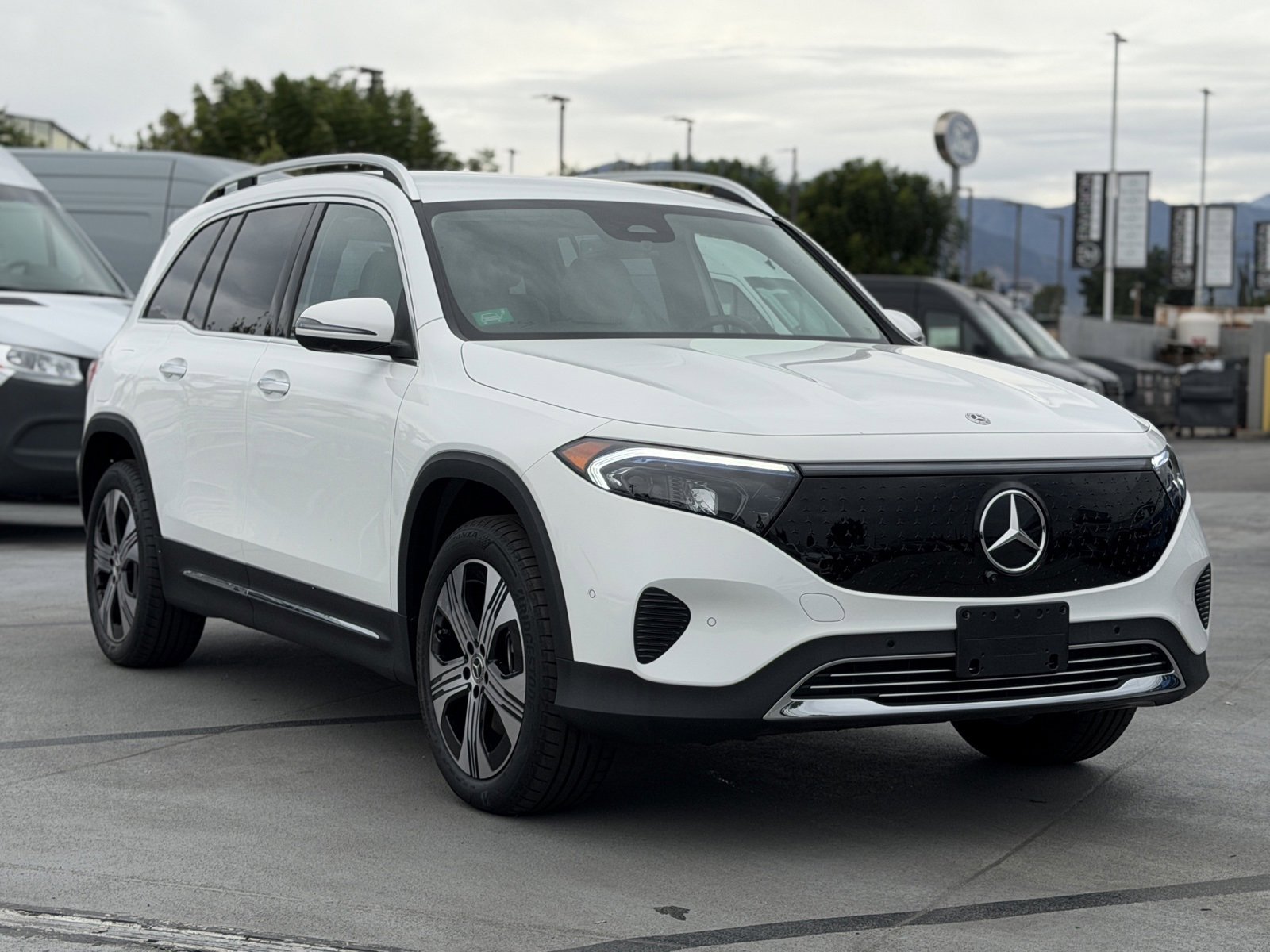 New 2025 Mercedes-Benz EQB 250+ image 2