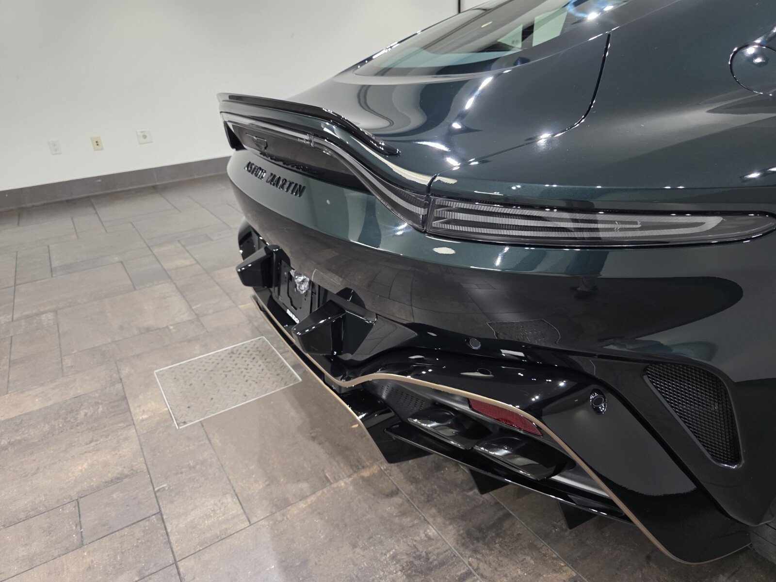 New 2026 Aston Martin V8 Vantage S RWD image 8