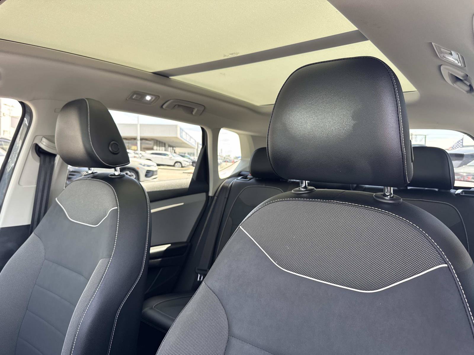 Certified 2023 Volkswagen Taos SE w/ Panoramic Sunroof Package AWD/4WD image 25