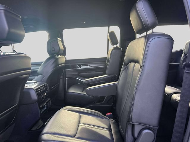 Used 2024 Jeep Wagoneer Series II AWD/4WD image 11