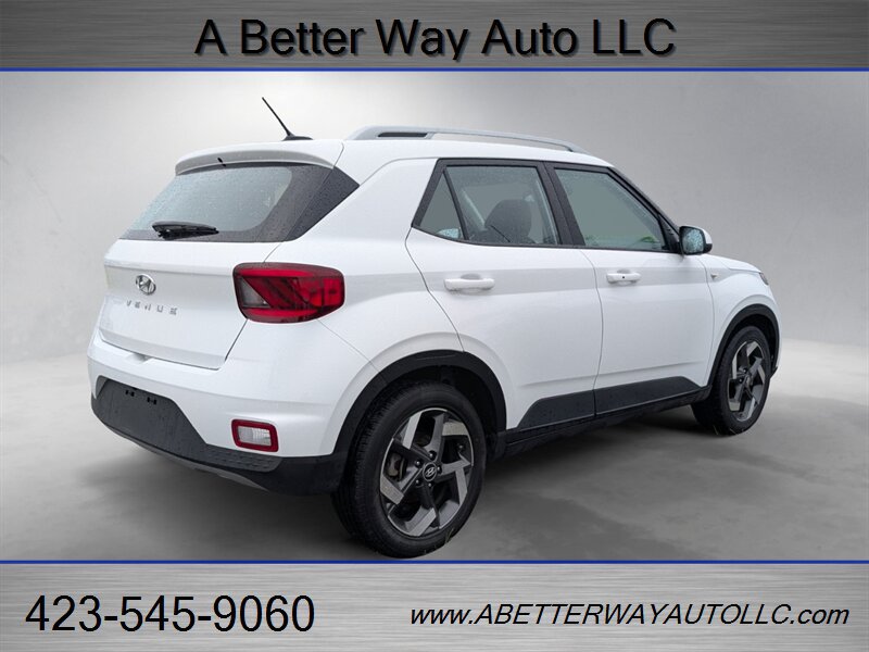 Used 2025 Hyundai Venue Limited FWD image 3