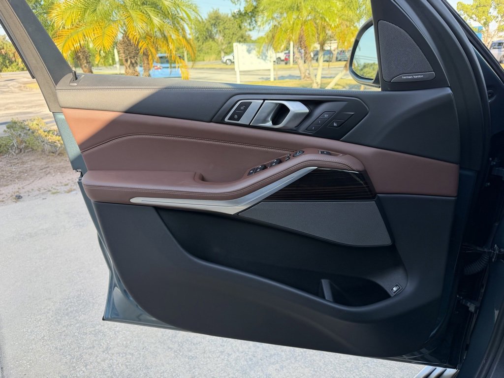 Used 2025 BMW X5 xDrive50e image 22