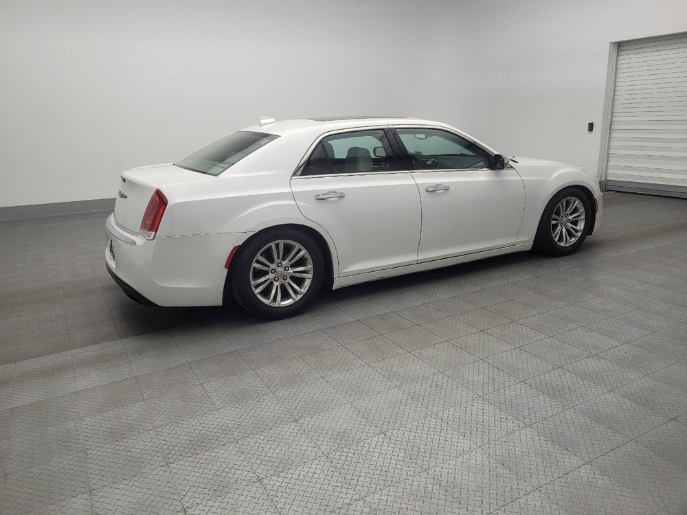 Used 2016 Chrysler 300 C image 10