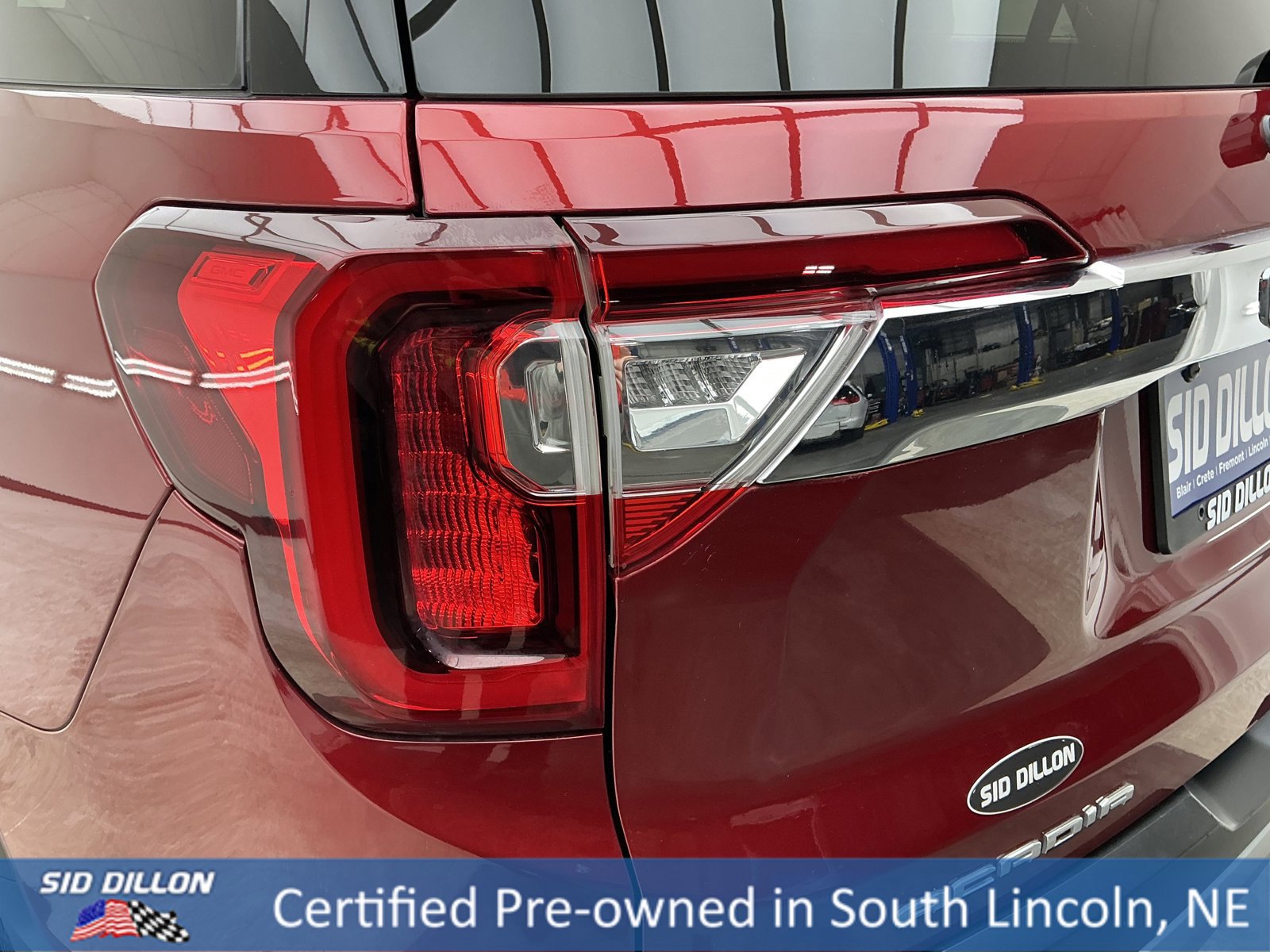 Used 2022 GMC Acadia SLE w/ Driver Convenience Package image 7