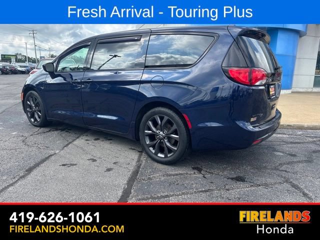 Used 2019 Chrysler Pacifica Touring Plus w/ S Appearance Package FWD image 3