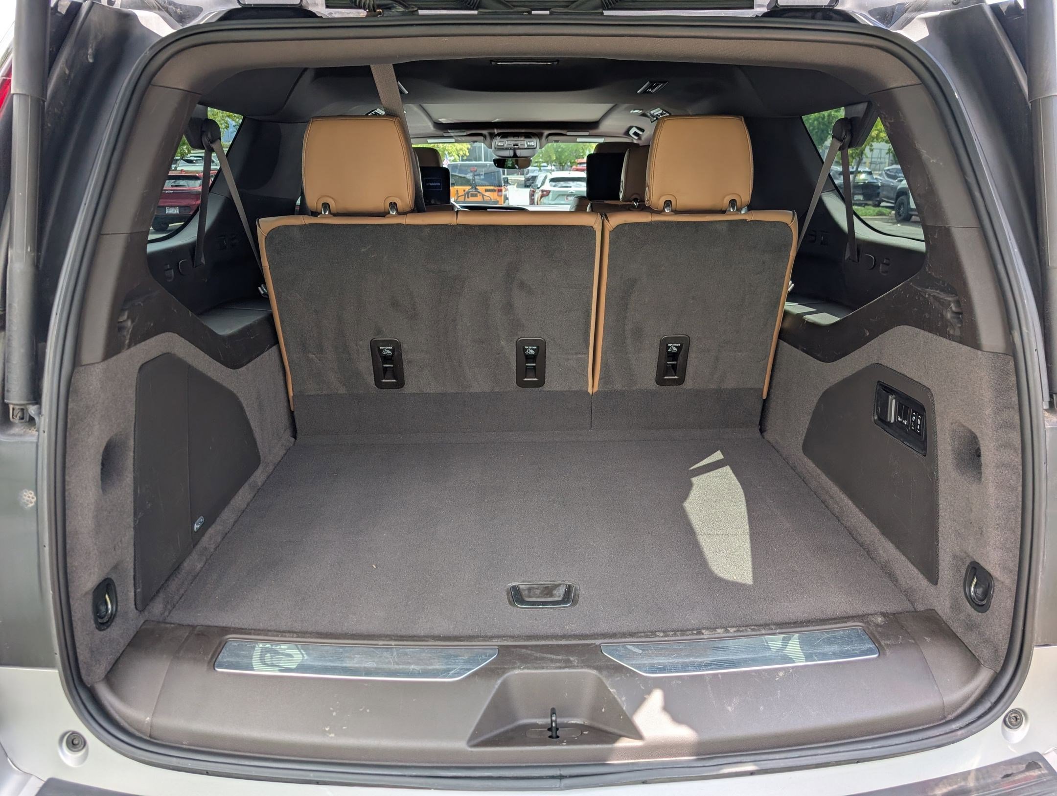 Certified 2023 Cadillac Escalade ESV Premium Luxury w/ Touring Package AWD/4WD image 33