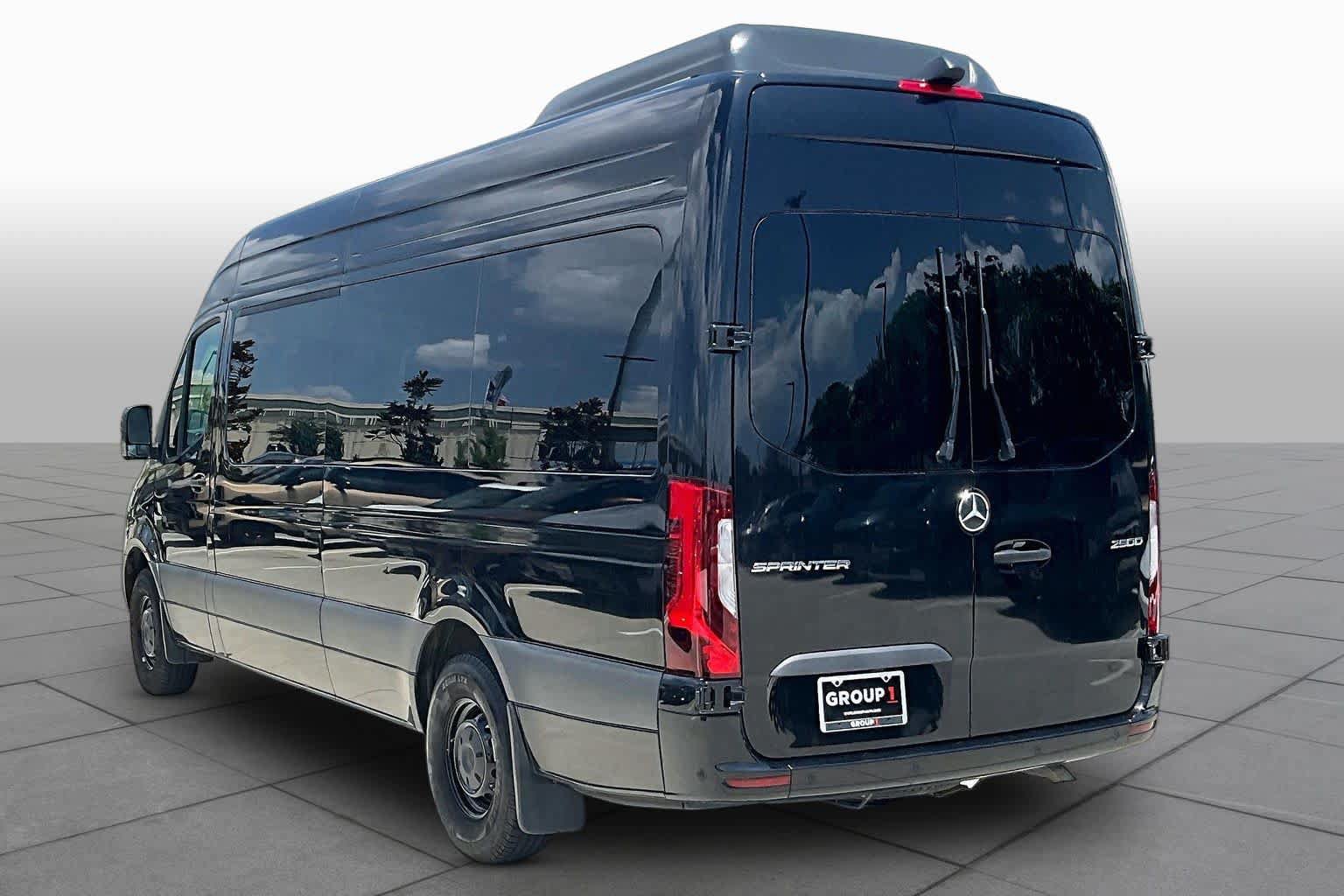 Used 2024 Mercedes-Benz Sprinter 2500 image 12