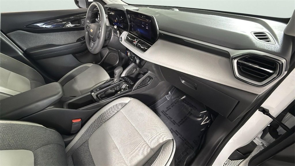 Certified 2024 Chevrolet TrailBlazer LT w/ Driver Confidence Package image 47