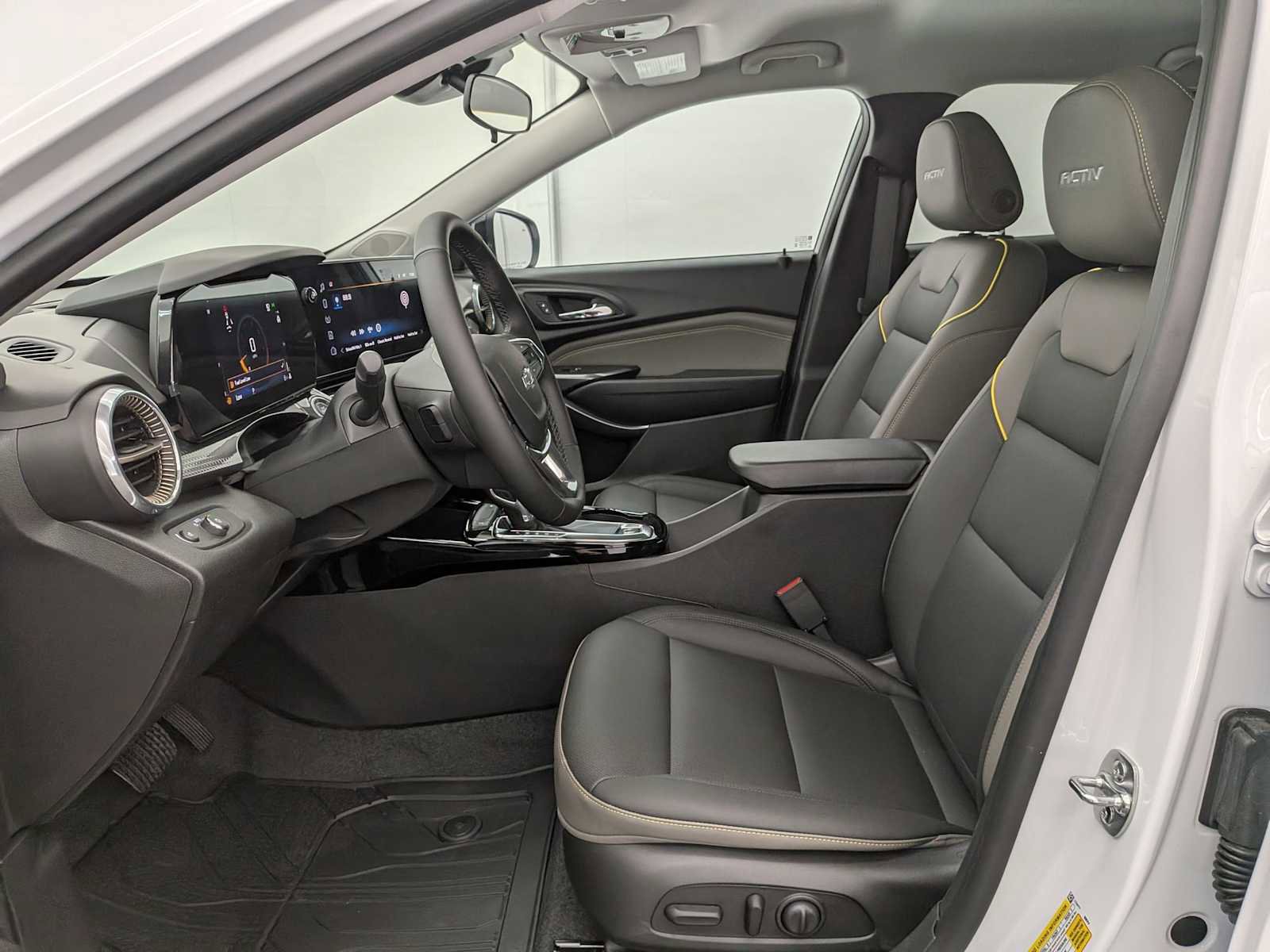 New 2025 Chevrolet Trax ACTIV w/ Driver Confidence Package image 17