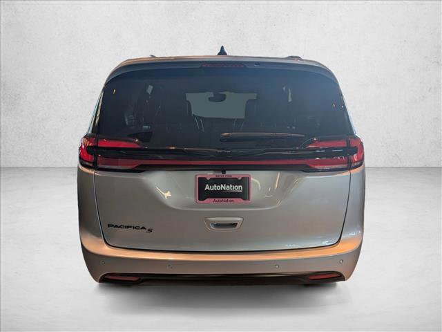 New 2026 Chrysler Pacifica Select w/ S Appearance Package image 7