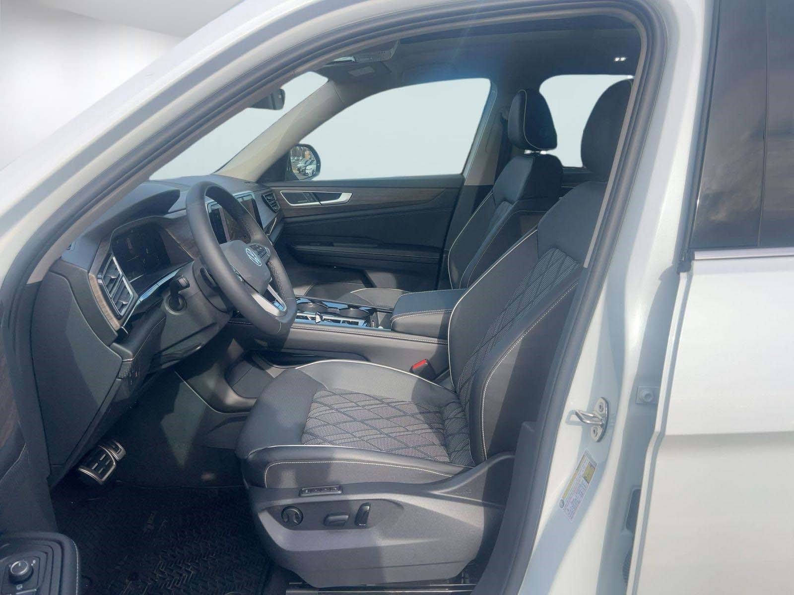 New 2026 Volkswagen Atlas SEL Premium R-Line image 5