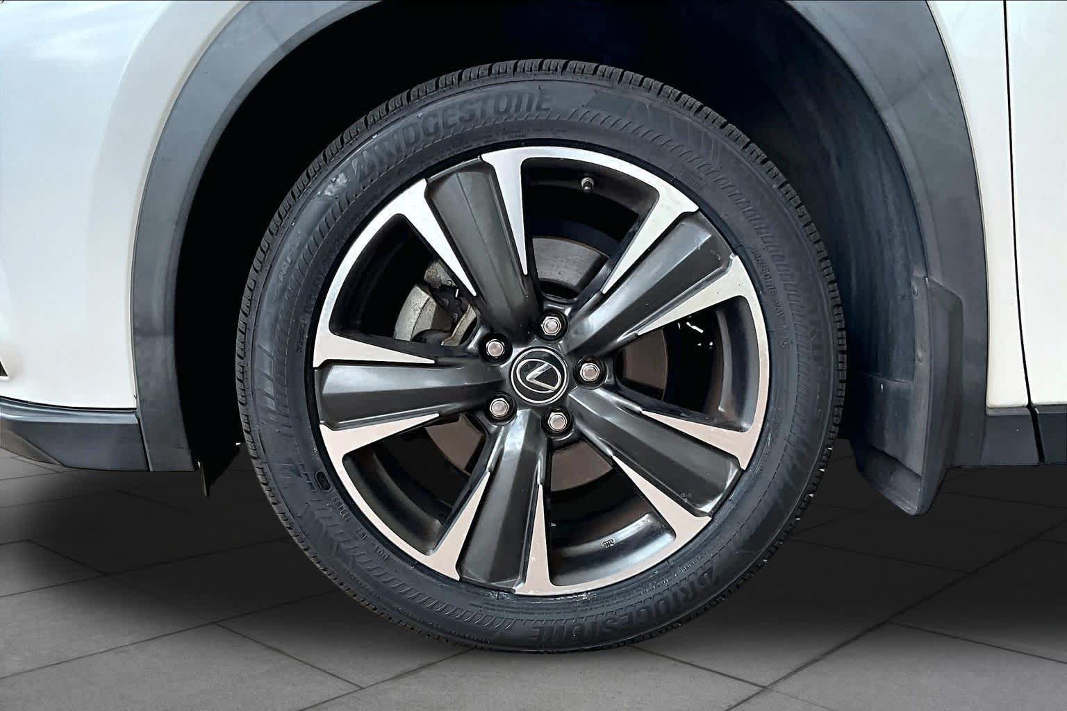 Used 2019 Lexus UX 200 FWD image 9