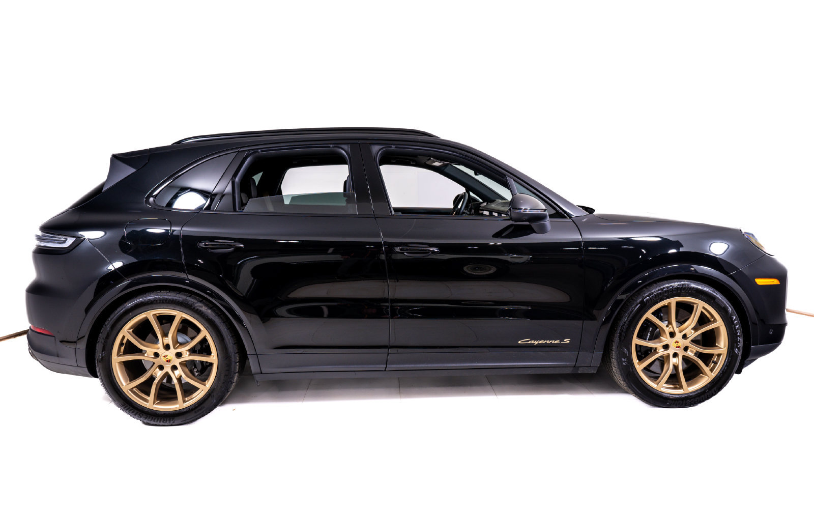 Used 2025 Porsche Cayenne S AWD/4WD image 6