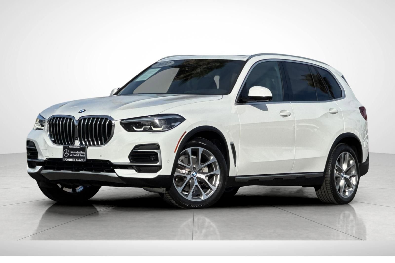 Used 2022 BMW X5 xDrive40i w/ Parking Assistance Package image 2