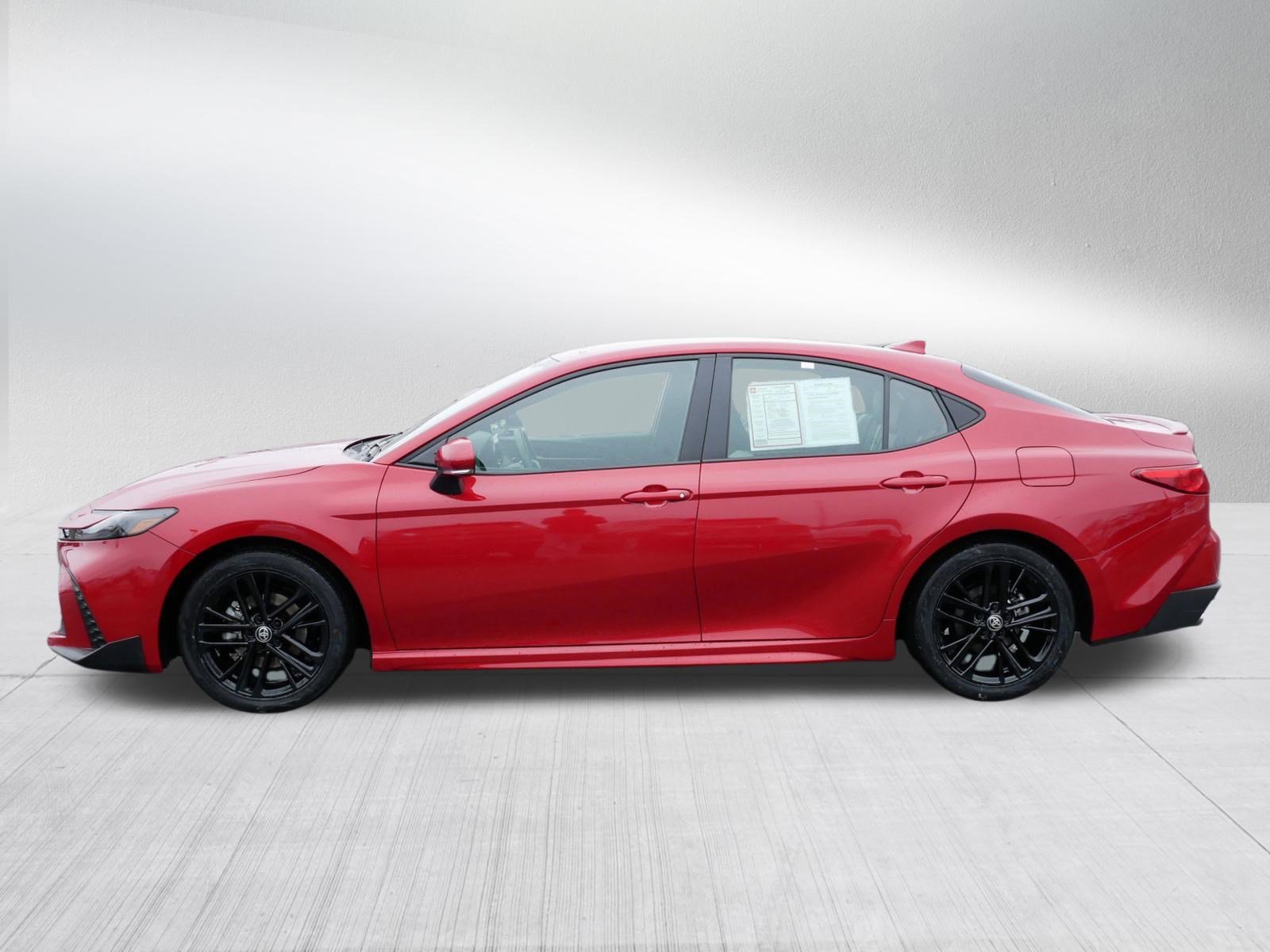 Certified 2025 Toyota Camry SE FWD image 4