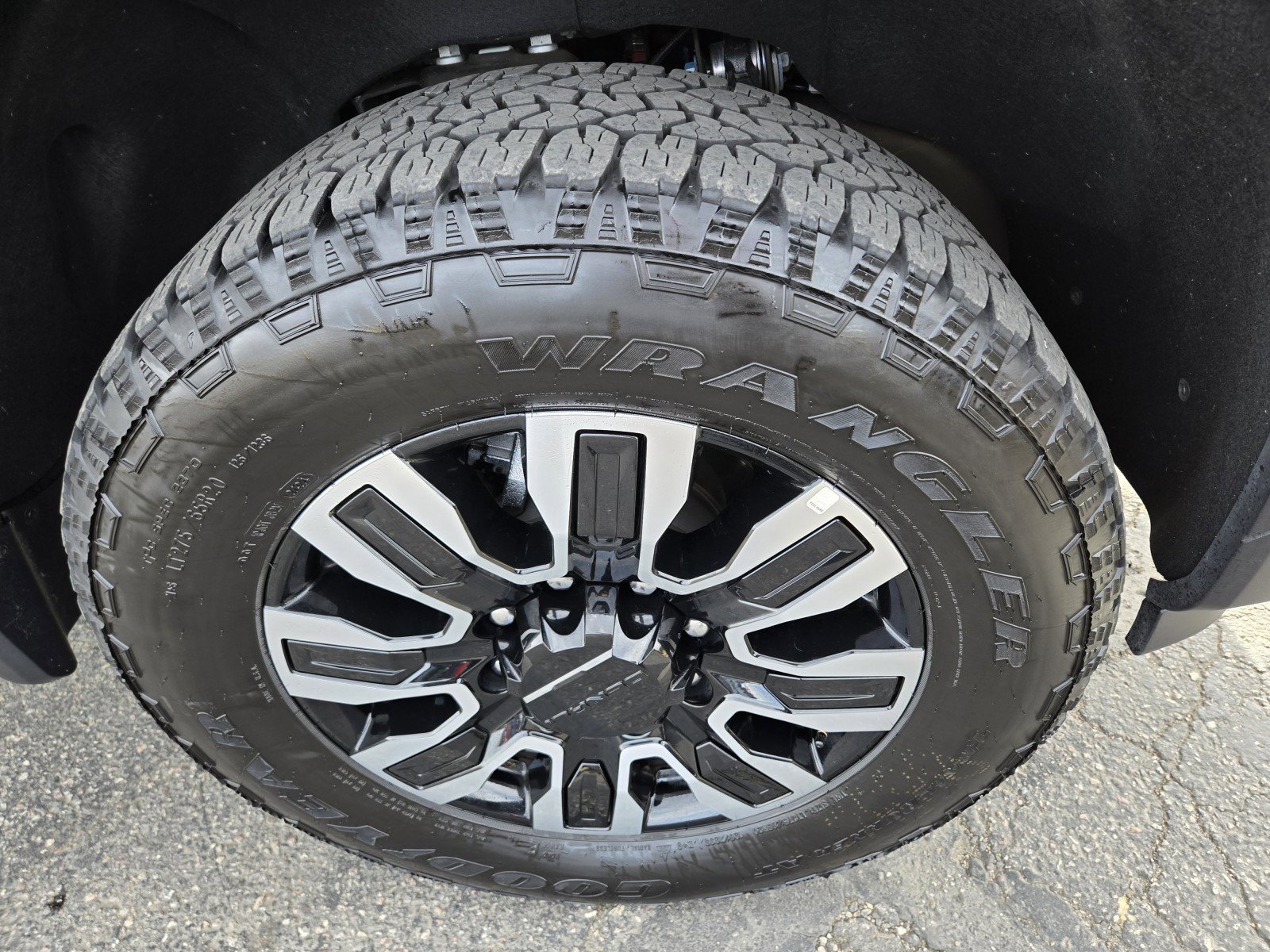 Used 2024 GMC Sierra 2500 Denali Ultimate image 55