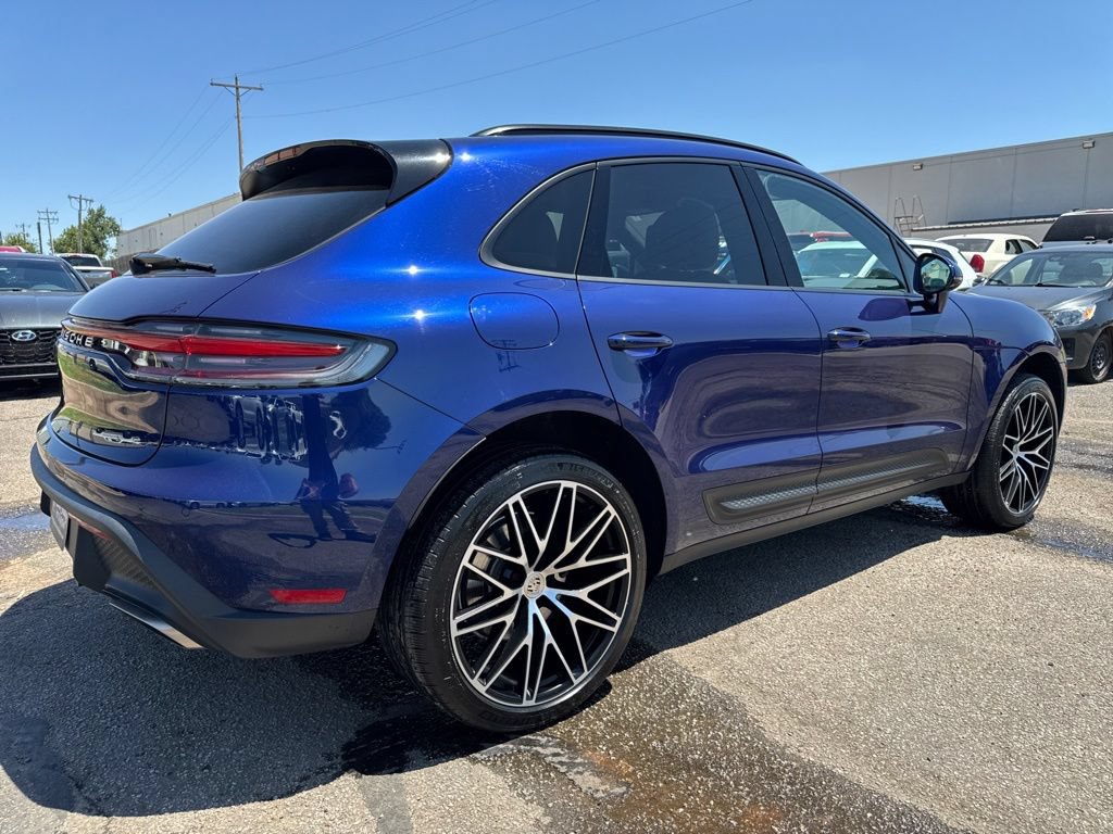 Used 2024 Porsche Macan w/ Smoking Package AWD/4WD image 4