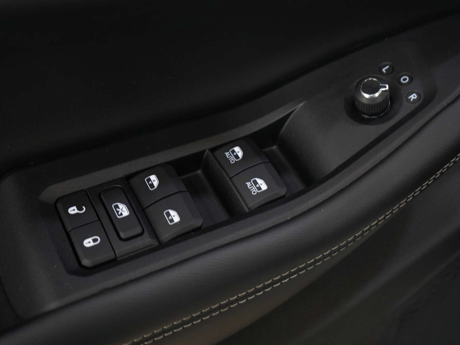 Used 2023 Jeep Grand Cherokee L Limited w/ Luxury Tech Group II image 25