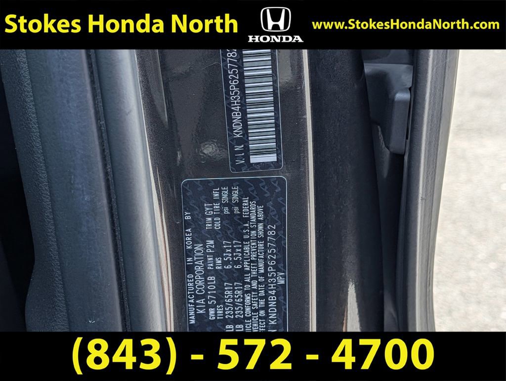 Used 2023 Kia Carnival LX FWD image 9