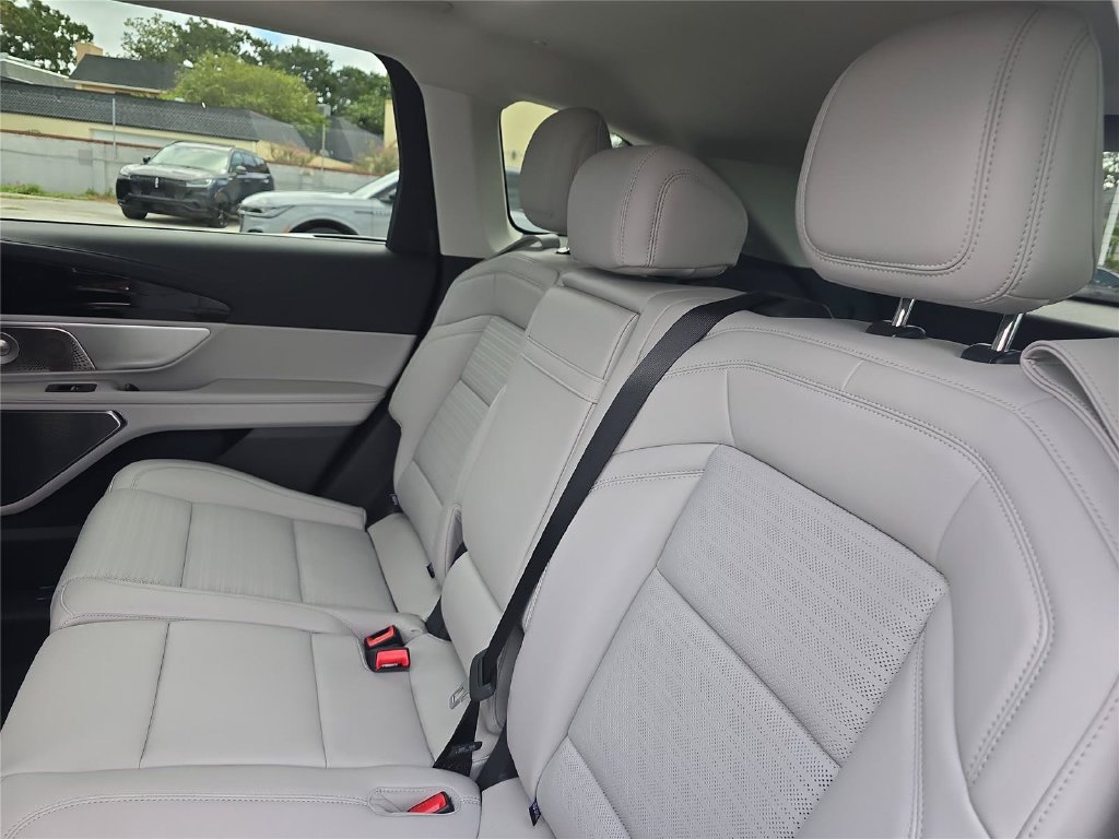 New 2026 Lincoln Nautilus Reserve AWD/4WD image 11